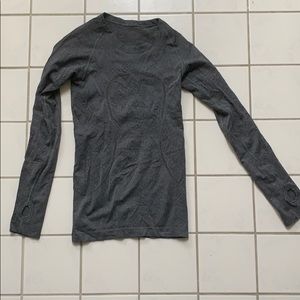 Lululemon grey fitted long sleeve shirt